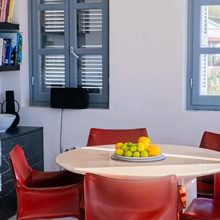 Stunning 4 Bedroom On Kastellorizo 迈伊斯蒂